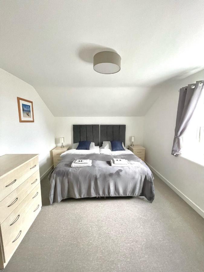 La Fontaine Court Apartments - オールダーショット エクステリア 写真